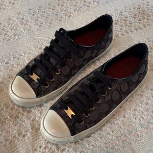 Coach logo canvas sneakers sz 6